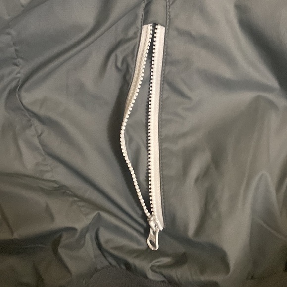 worn once. - Picture 4 of 5